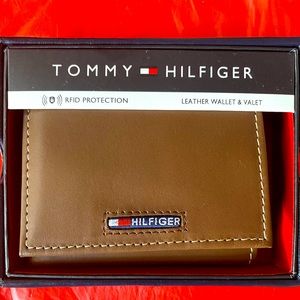 TOMMY HILFIGER Men’s Leather Wallet